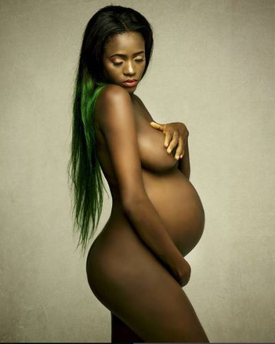 Sierra Leonean model shows off baby bump in nude photos