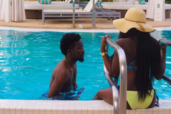 Bisa Kdei with his girlfriend