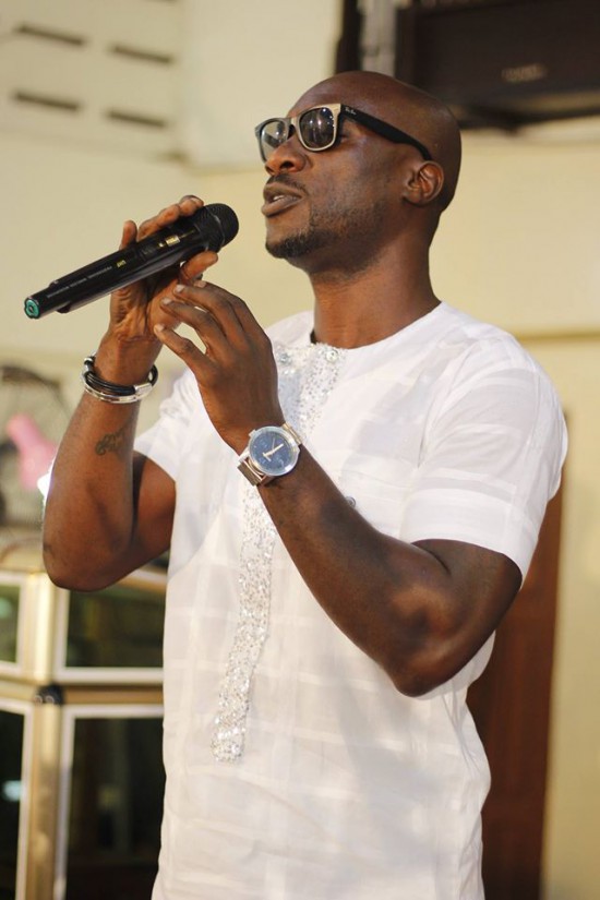 Kwabena Kwabena cries at pre-burial service of KOD’s father