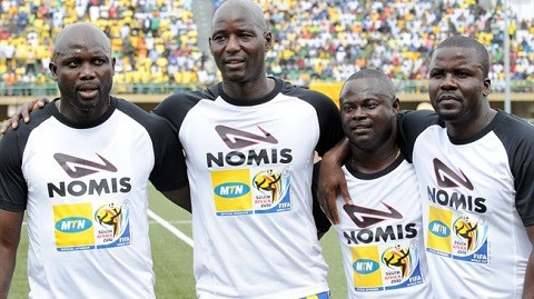 Tony Baffoe (second from left) with George Weah, Odartey Lamptey and Samuel Osei Kufuor