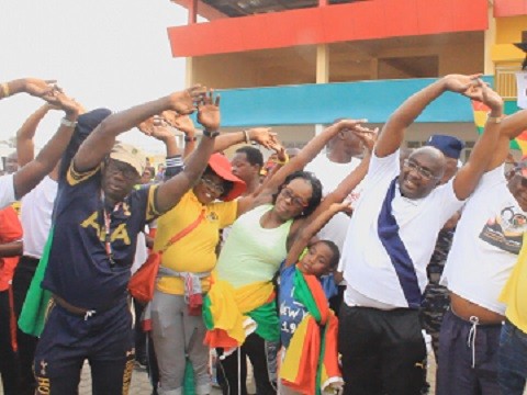 The vice president and some dignatries during the aerobics session