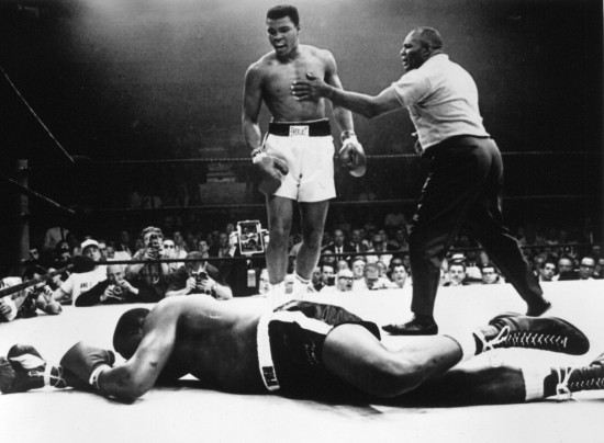 Ali floors Liston