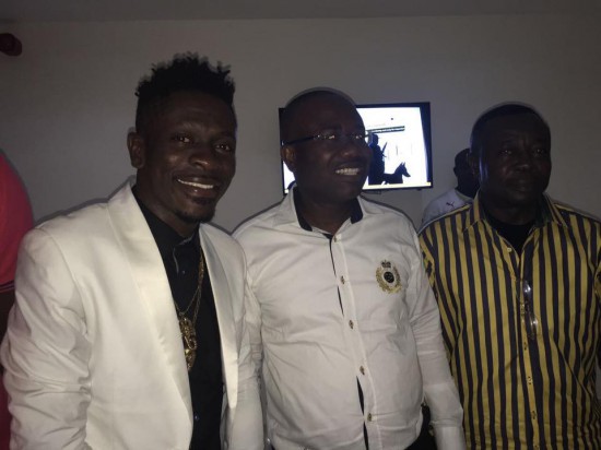 Shatta Wale with GFA President, Kwesi Nyantakyi and his father